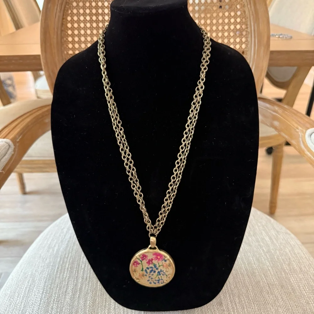 Floral Pendant Necklace with Gold Tone Chain